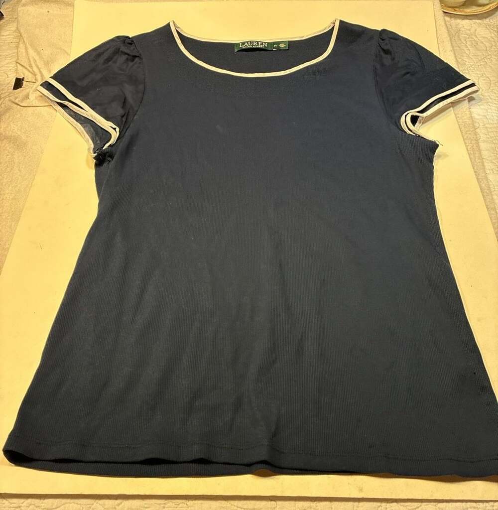 Lauren Ralph Lauren Women's XL Navy Blue Ribbed Top with White Contrast Trim Sho